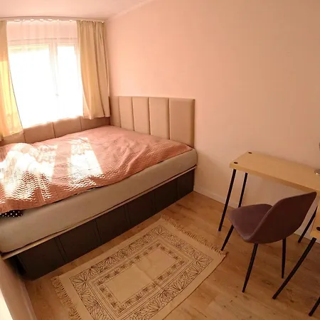 Appartement Big And Sunny Klimt With Super King Size Bed, Comfy Office, 3 Beds 6 Person Katowice